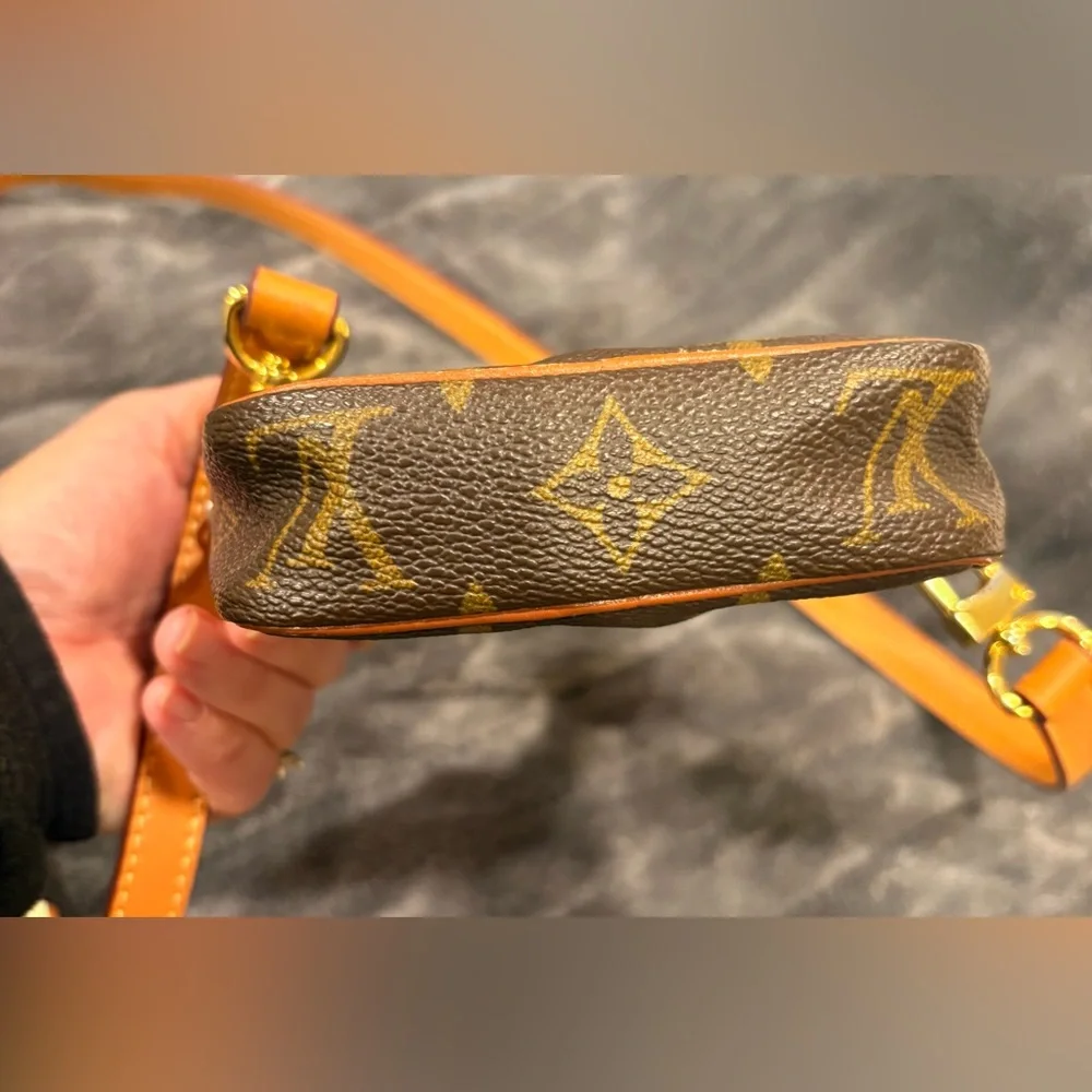 RARE Authentic Vintage Mini Danube Louis Vuitton Monogram Crossbody - Picture 11 of 13